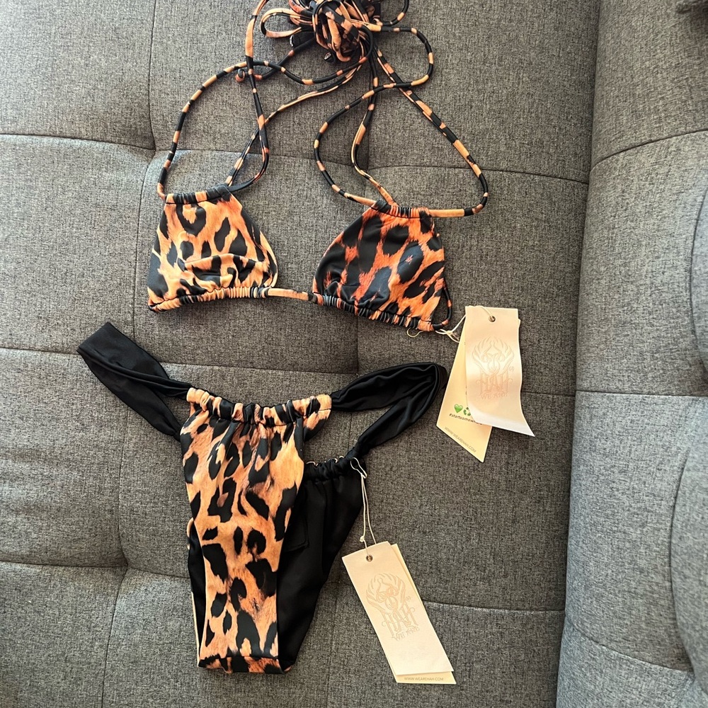We are HAH HAHt titsy top and tini bittom in Lanka Leopard set